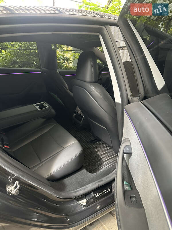 Седан Tesla Model 3 2024 в Черноморске
