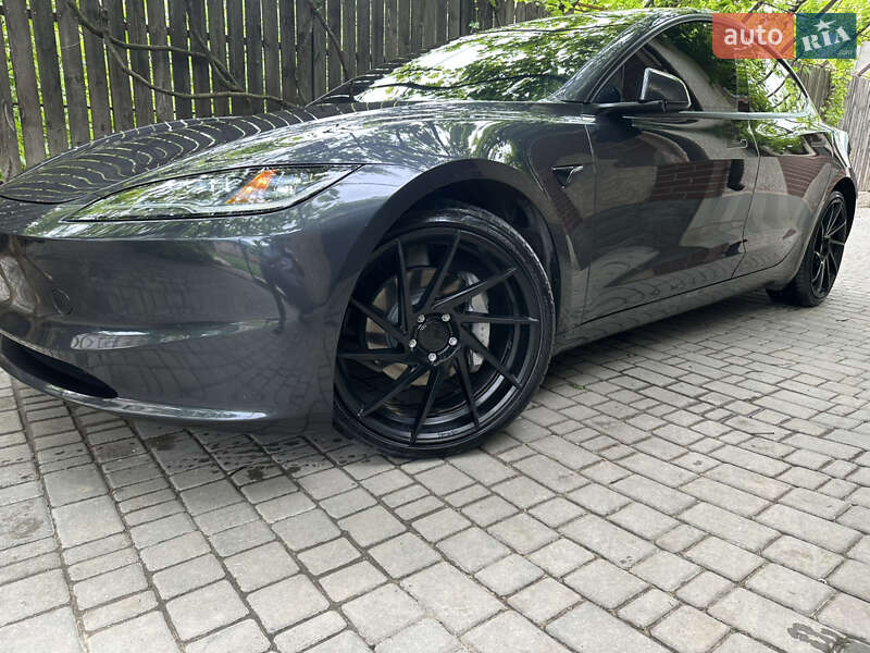 Седан Tesla Model 3 2024 в Черноморске