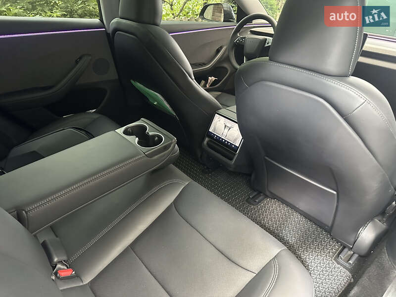 Седан Tesla Model 3 2024 в Черноморске