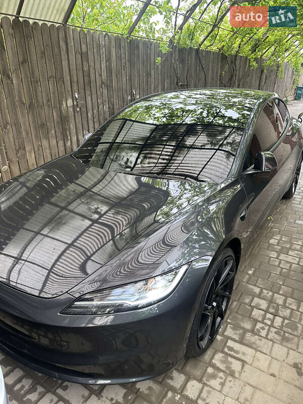 Седан Tesla Model 3 2024 в Черноморске