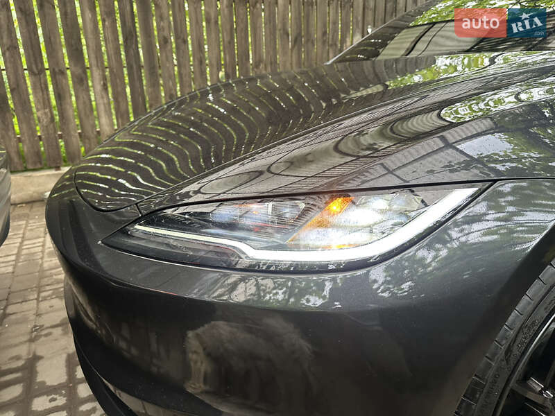 Седан Tesla Model 3 2024 в Черноморске
