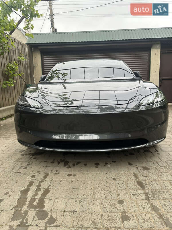 Седан Tesla Model 3 2024 в Черноморске