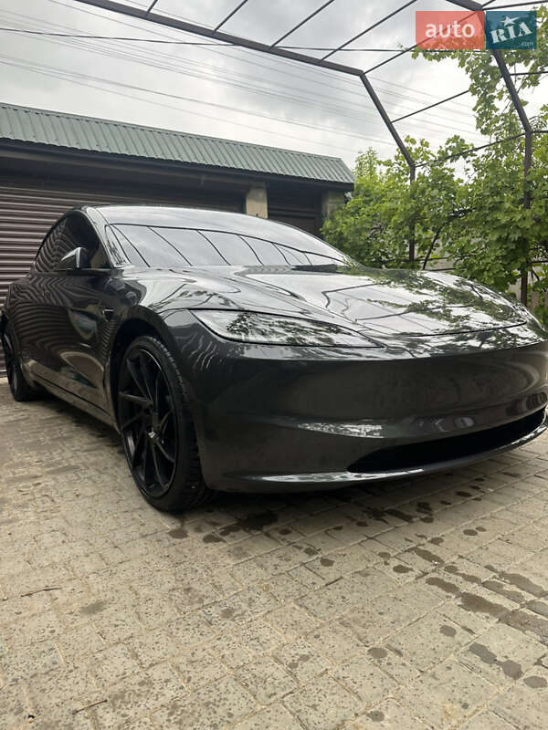 Седан Tesla Model 3 2024 в Черноморске