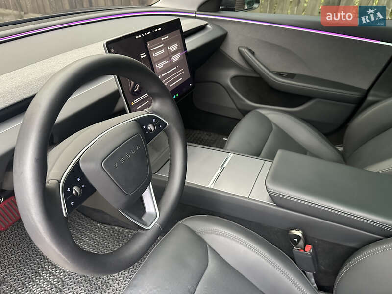 Седан Tesla Model 3 2024 в Черноморске