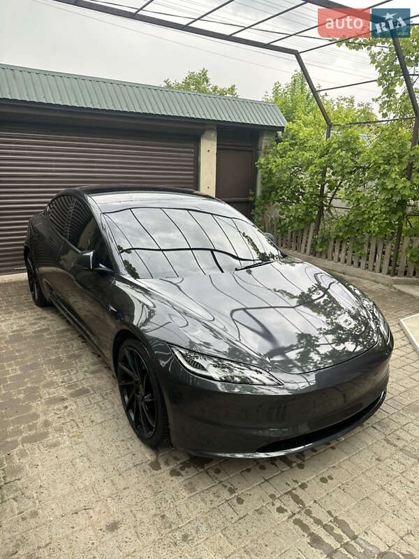 Седан Tesla Model 3 2024 в Черноморске