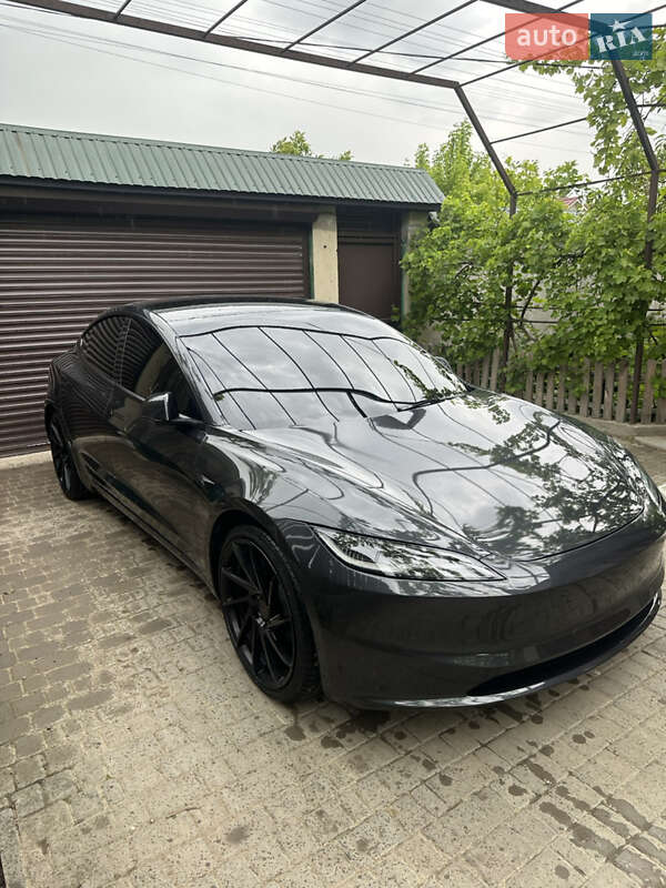 Седан Tesla Model 3 2024 в Черноморске