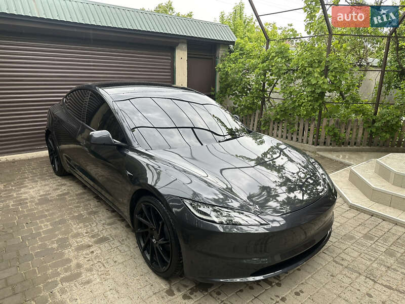 Седан Tesla Model 3 2024 в Черноморске
