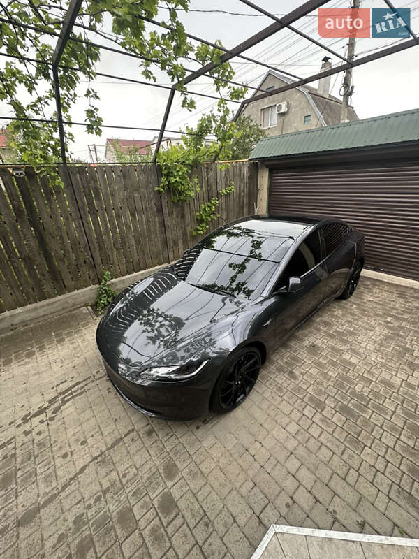 Седан Tesla Model 3 2024 в Черноморске