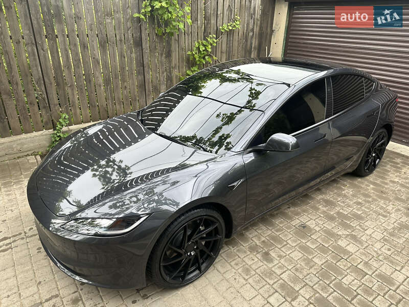 Седан Tesla Model 3 2024 в Черноморске
