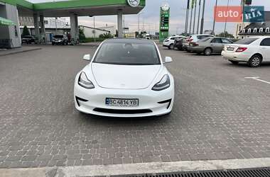 Tesla Model 3  2019