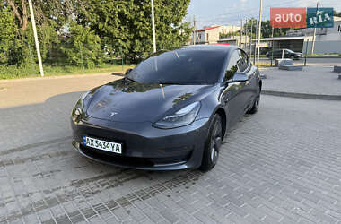 Tesla Model 3  2022