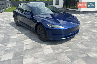 Tesla Model 3  2024