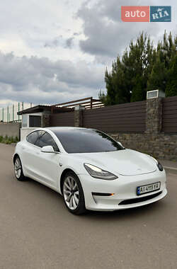 Tesla Model 3  2019