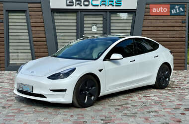 Tesla Model 3  2022