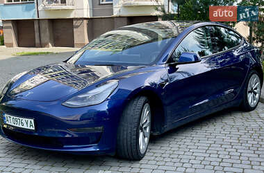 Tesla Model 3  2022