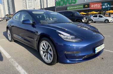 Tesla Model 3  2022