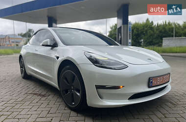 Tesla Model 3  2022