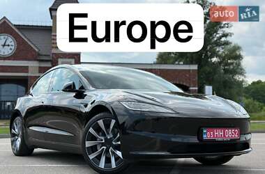 Tesla Model 3  2024