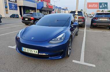 Tesla Model 3  2021