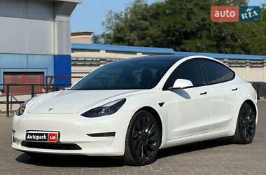 Tesla Model 3  2021