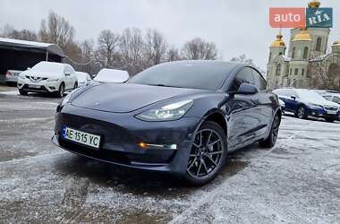 Tesla Model 3  2021