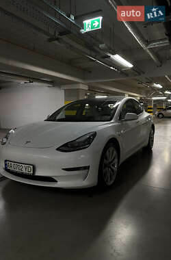 Tesla Model 3  2019