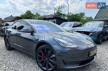 Tesla Model 3  2020