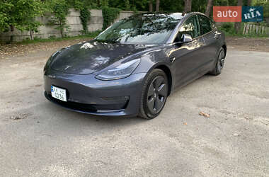 Tesla Model 3  2021