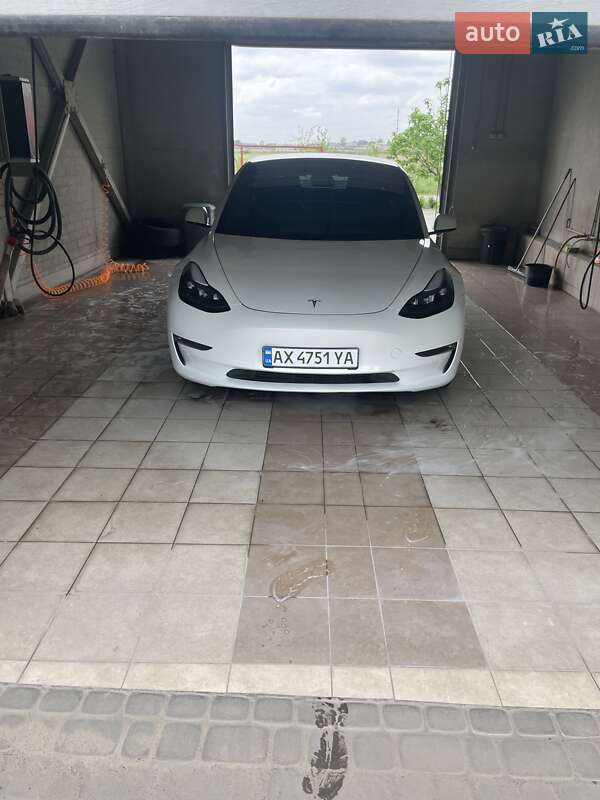 Tesla Model 3 2022