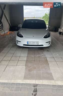 Tesla Model 3  2022