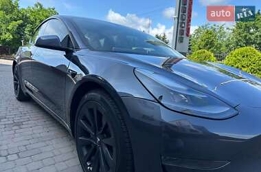 Tesla Model 3  2021