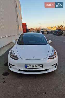 Tesla Model 3  2020