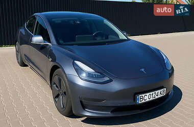 Tesla Model 3 2022
