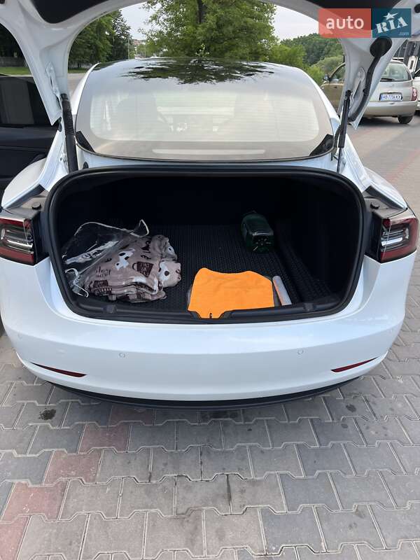 Седан Tesla Model 3 2021 в Вінниці