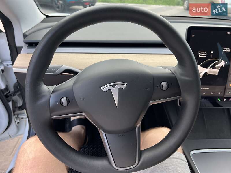 Седан Tesla Model 3 2021 в Вінниці