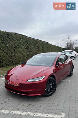 Tesla Model 3  2024
