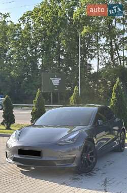Tesla Model 3  2022