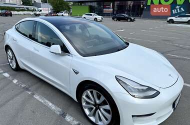 Tesla Model 3  2020