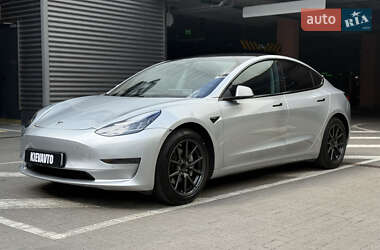 Tesla Model 3  2018