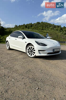 Tesla Model 3  2021