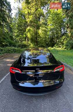 Tesla Model 3  2018