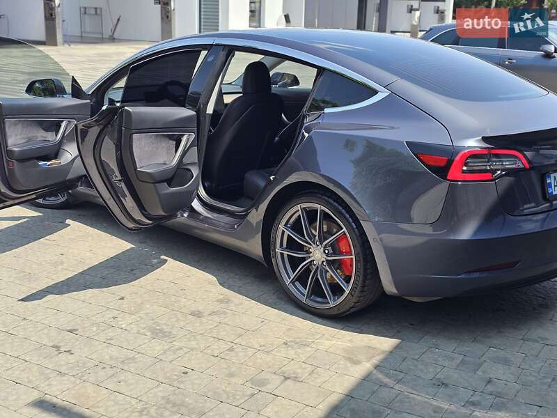 Седан Tesla Model 3 2020 в Ужгороді фото 7 Седан Tesla Model 3 2020 в Ужгороді