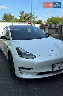 Tesla Model 3  2021