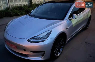 Tesla Model 3  2018