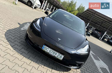 Tesla Model 3  2019