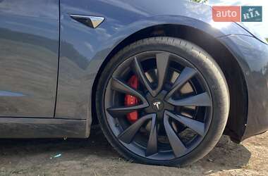 Tesla Model 3  2020