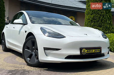 Tesla Model 3  2022