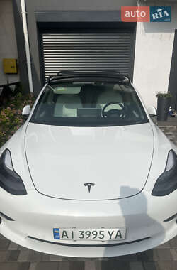 Tesla Model 3  2021