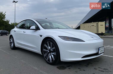 Tesla Model 3  2024