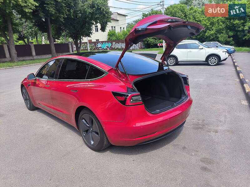 Седан Tesla Model 3 2019 в Києві